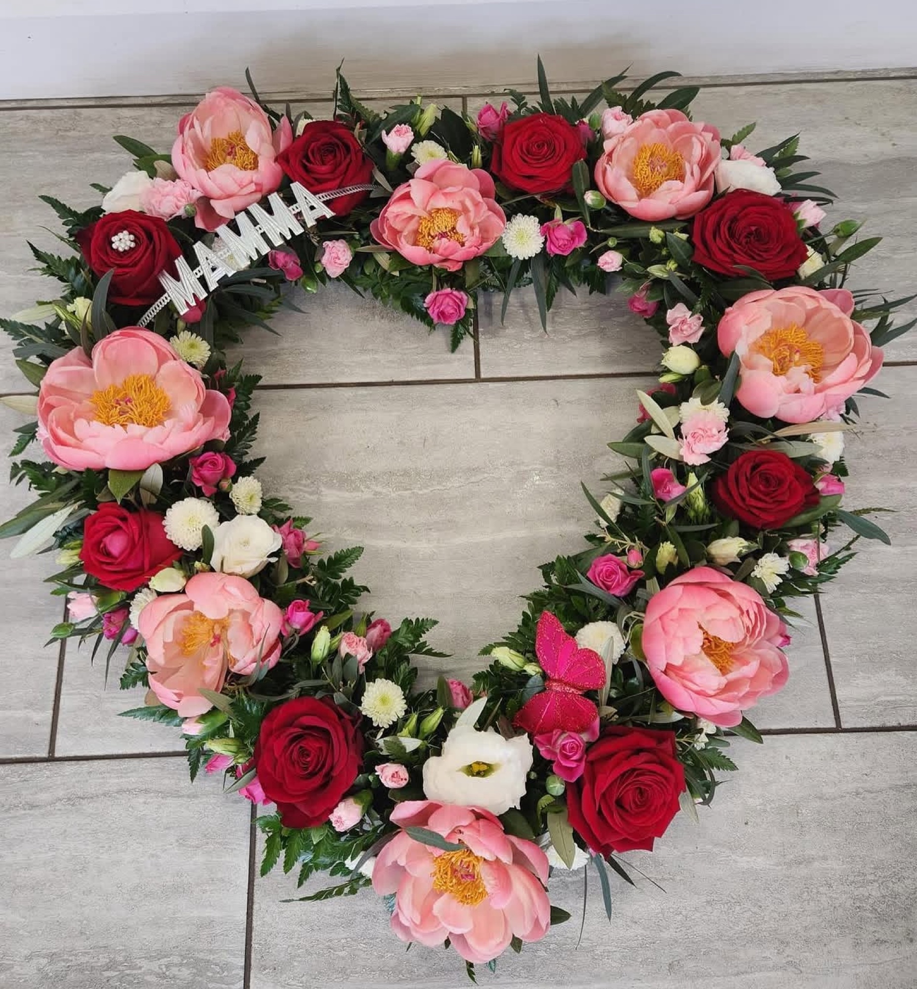 "MAMMA" memorial heart wreath in coral peonies and red roses